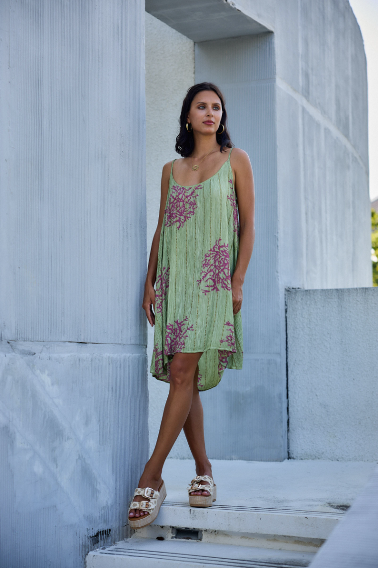 Haljina s fluidnim koraljnim printom