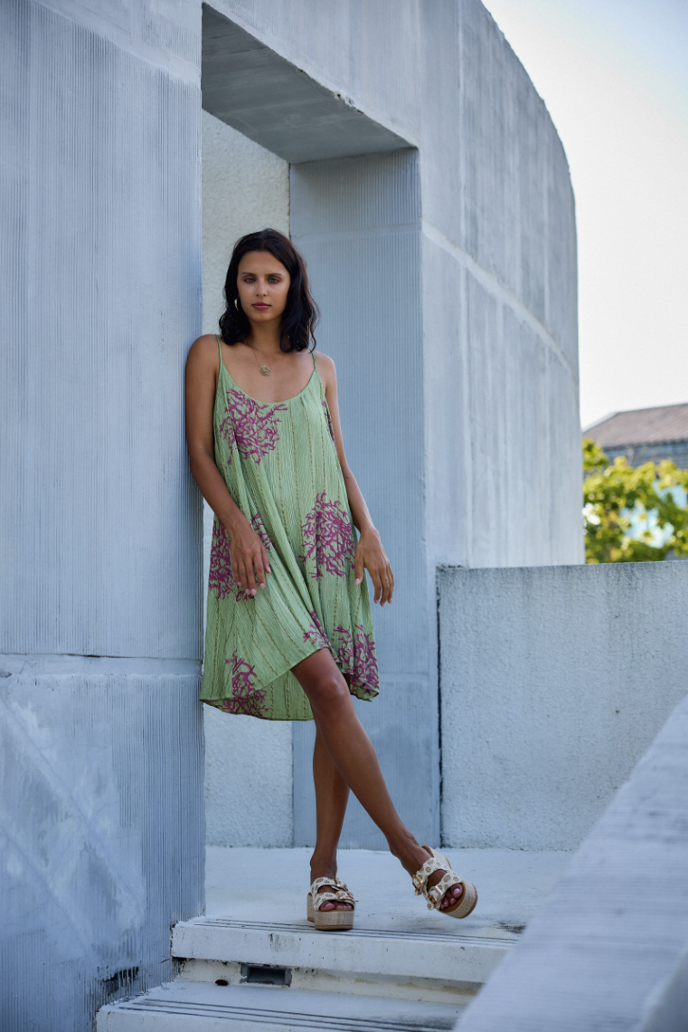 Haljina s fluidnim koraljnim printom