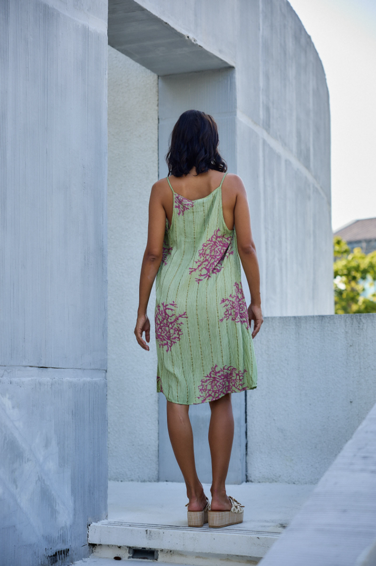 Haljina s fluidnim koraljnim printom